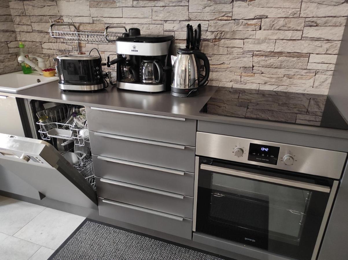 Corvinus Apartman Boedapest Buitenkant foto