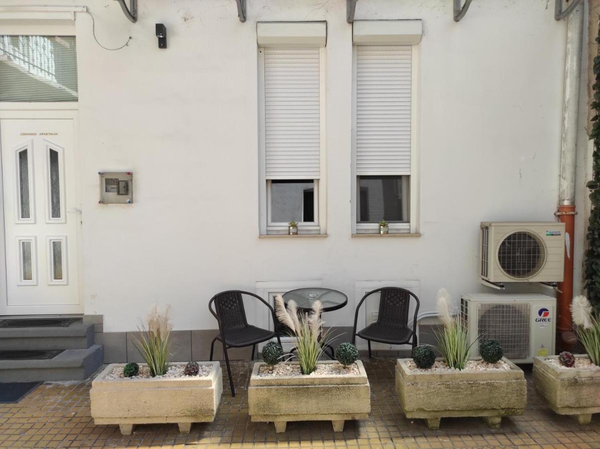Corvinus Apartman Boedapest Buitenkant foto