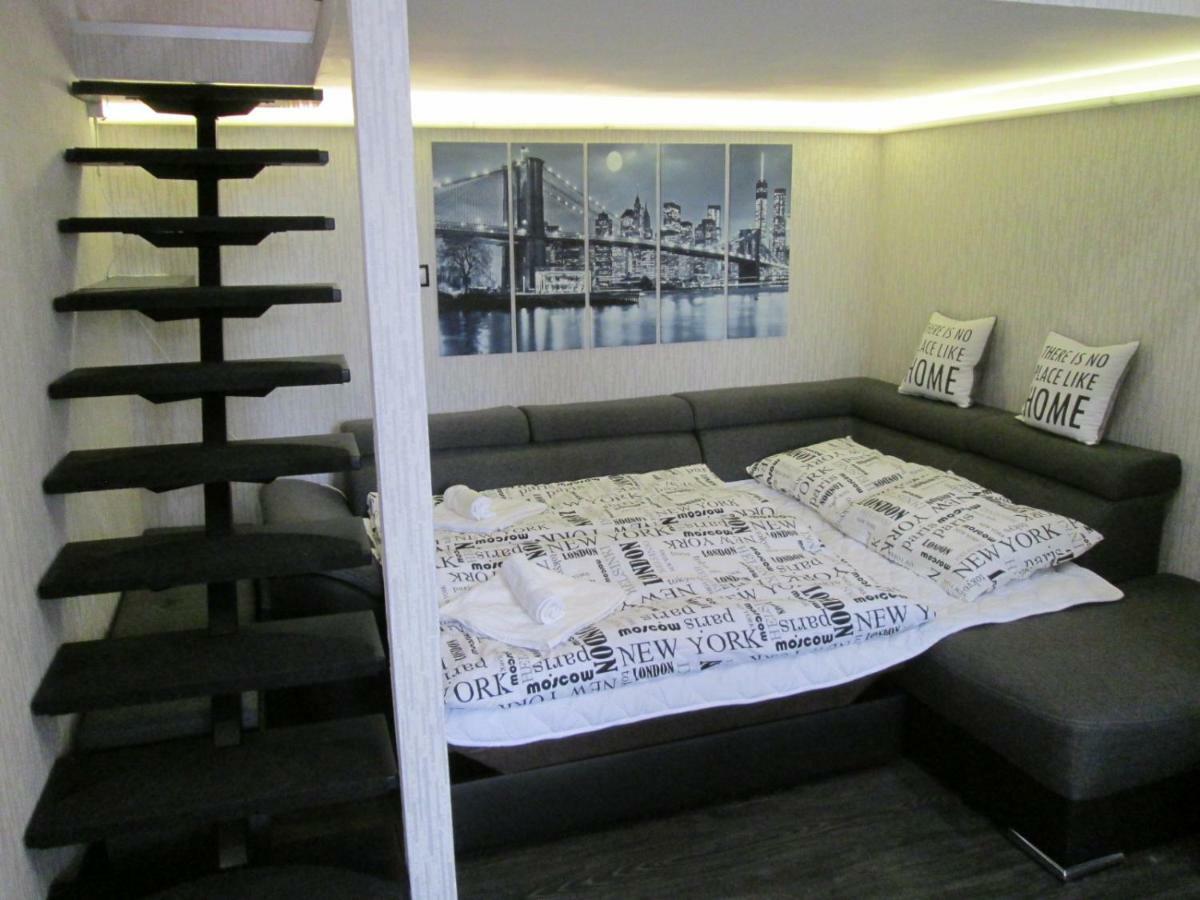Corvinus Apartman Boedapest Buitenkant foto