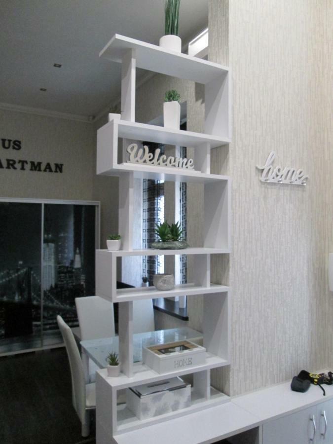 Corvinus Apartman Boedapest Buitenkant foto